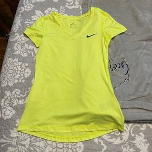 womens nike dri fit tee size small